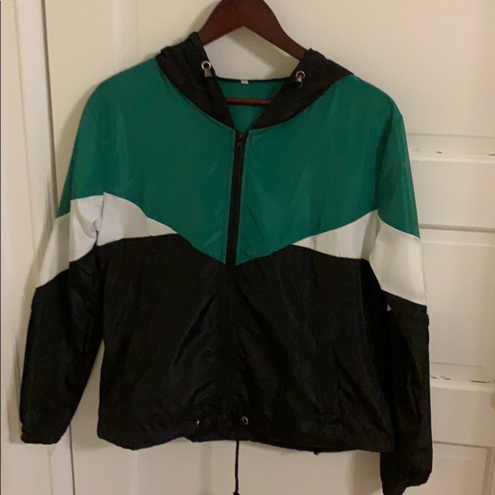 Color blocked windbreaker